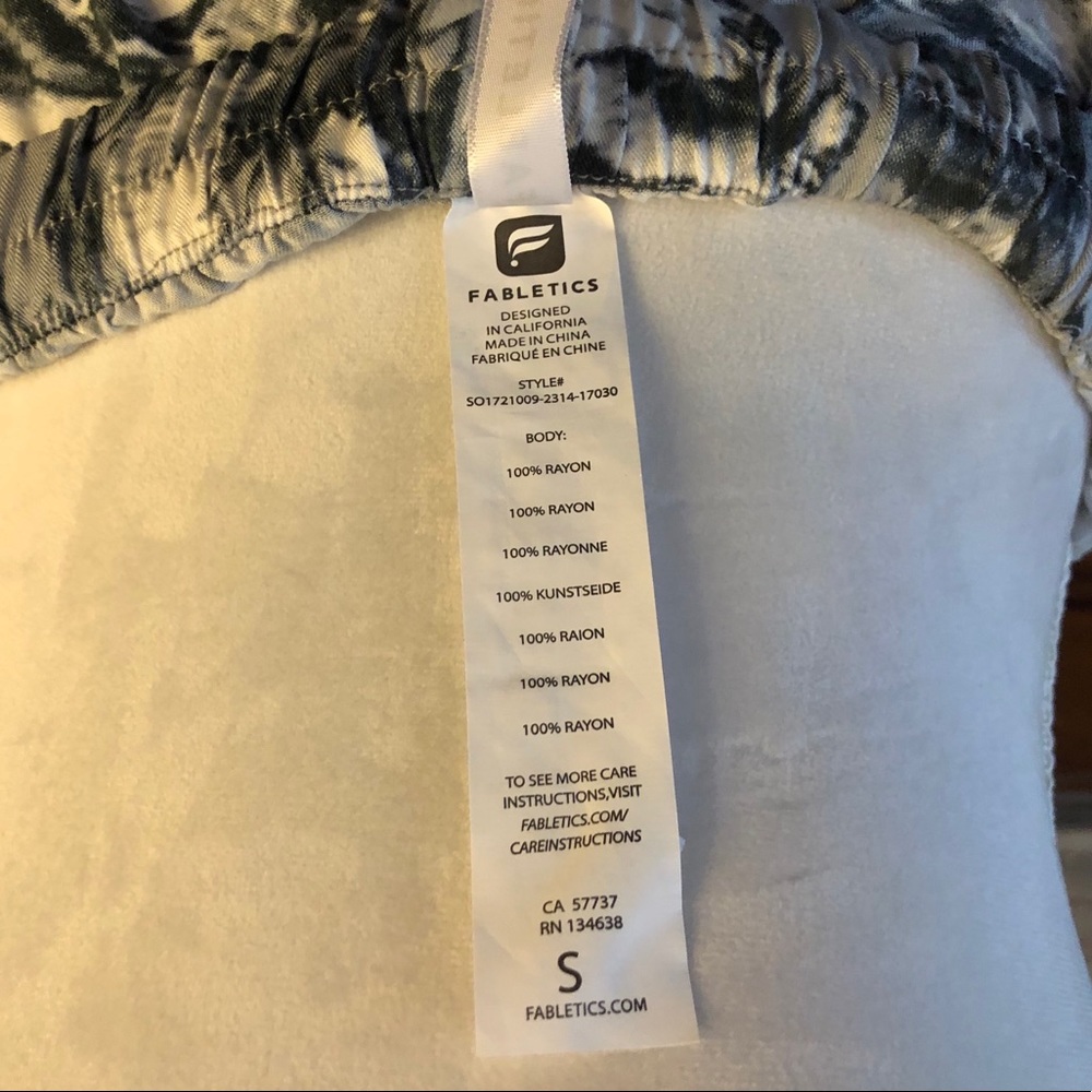 Fabletics workout shorts - Picture 5 of 5